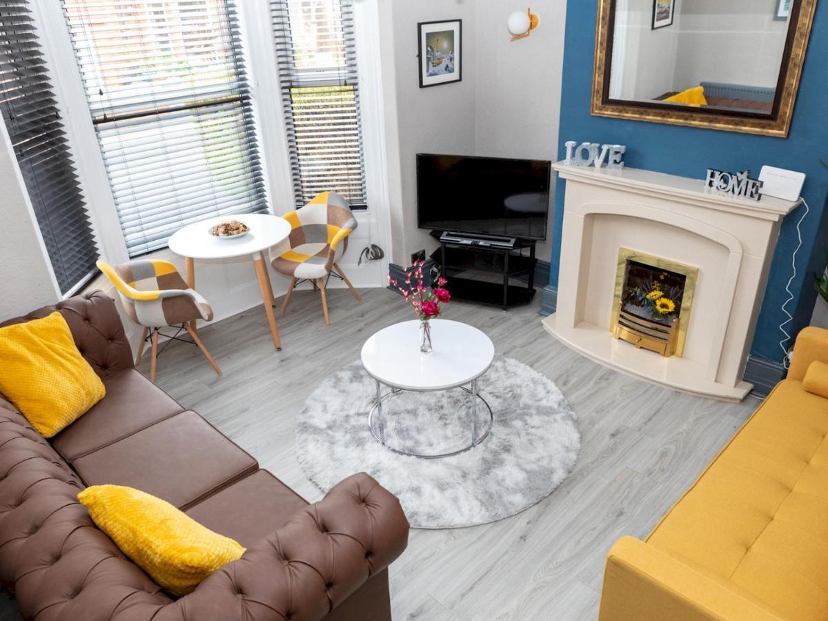Pass The Keys Amazing, Newly Renovated 5Bedroom House Sleeps 10 Scarborough Buitenkant foto