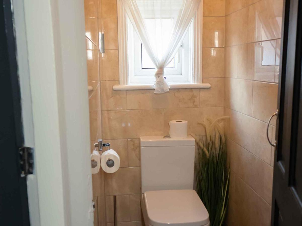 Pass The Keys Amazing, Newly Renovated 5Bedroom House Sleeps 10 Scarborough Buitenkant foto