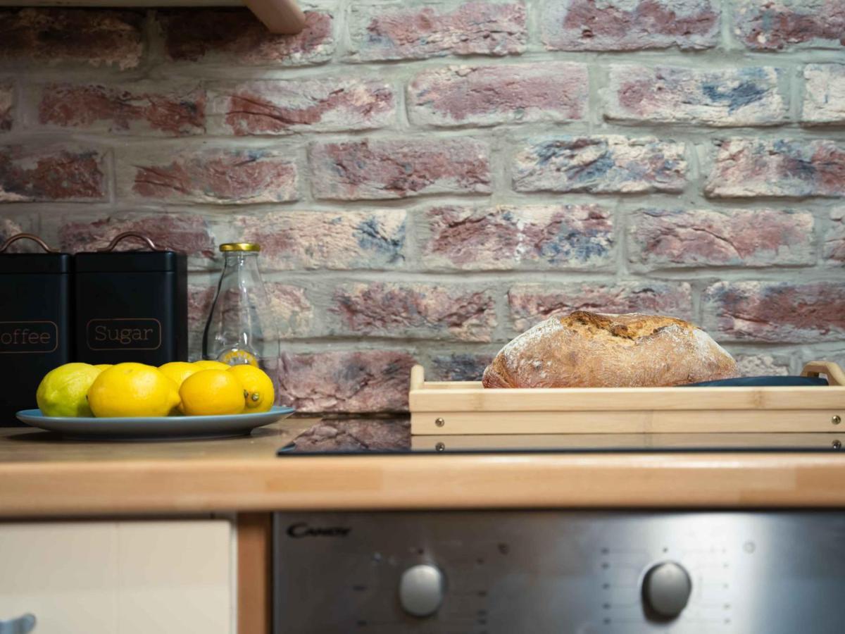 Pass The Keys Amazing, Newly Renovated 5Bedroom House Sleeps 10 Scarborough Buitenkant foto