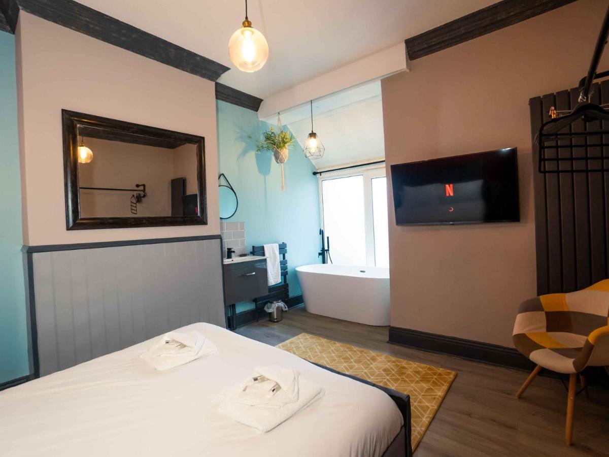 Pass The Keys Amazing, Newly Renovated 5Bedroom House Sleeps 10 Scarborough Buitenkant foto