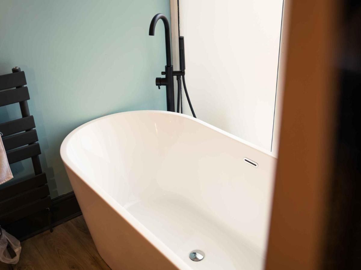 Pass The Keys Amazing, Newly Renovated 5Bedroom House Sleeps 10 Scarborough Buitenkant foto