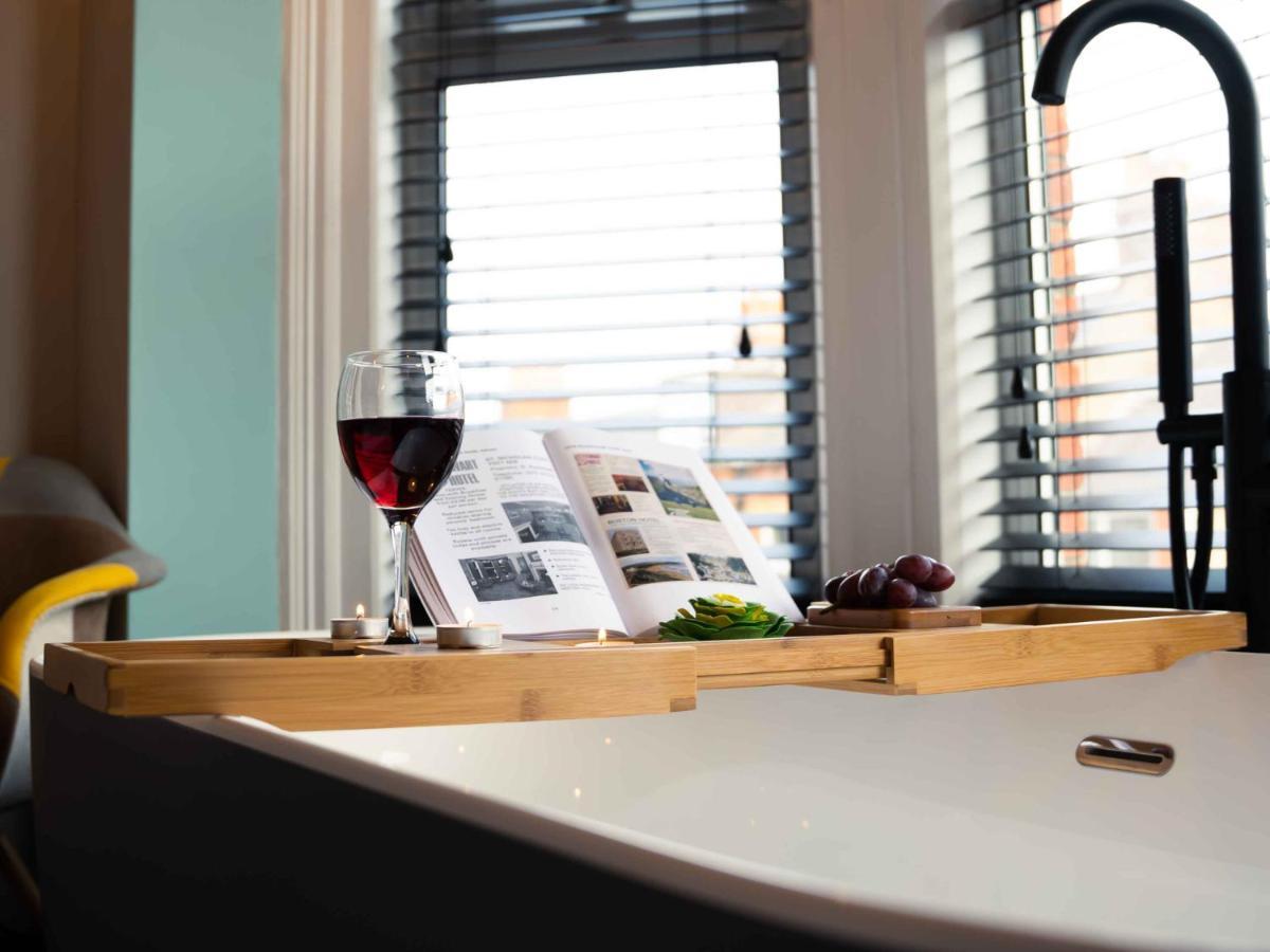 Pass The Keys Amazing, Newly Renovated 5Bedroom House Sleeps 10 Scarborough Buitenkant foto