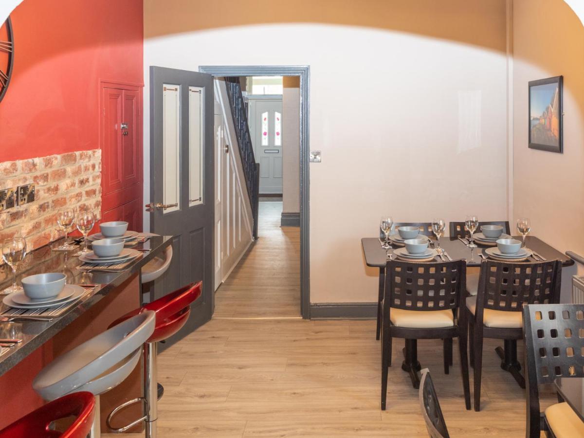 Pass The Keys Amazing, Newly Renovated 5Bedroom House Sleeps 10 Scarborough Buitenkant foto
