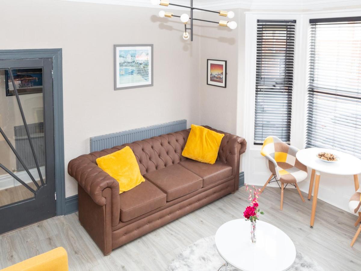 Pass The Keys Amazing, Newly Renovated 5Bedroom House Sleeps 10 Scarborough Buitenkant foto