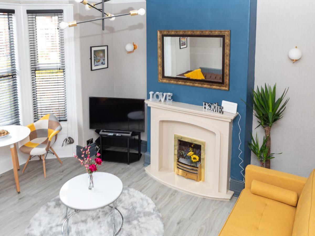 Pass The Keys Amazing, Newly Renovated 5Bedroom House Sleeps 10 Scarborough Buitenkant foto