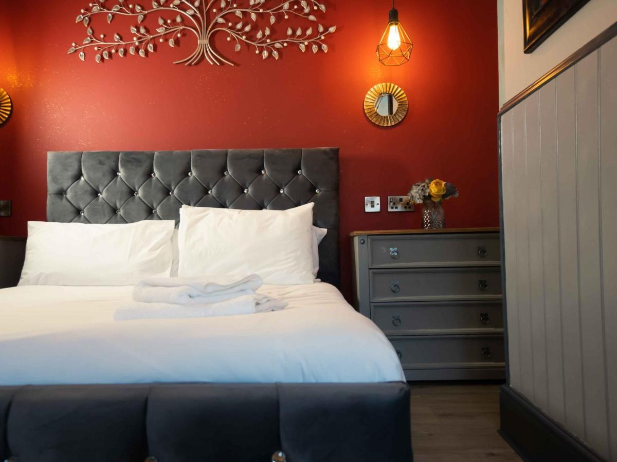 Pass The Keys Amazing, Newly Renovated 5Bedroom House Sleeps 10 Scarborough Buitenkant foto