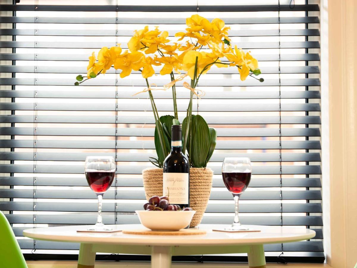 Pass The Keys Amazing, Newly Renovated 5Bedroom House Sleeps 10 Scarborough Buitenkant foto