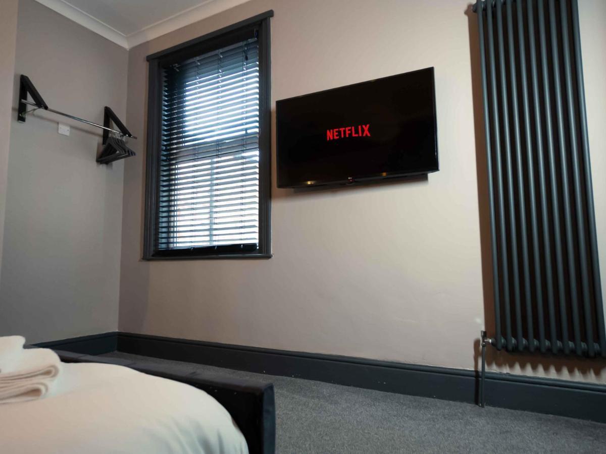 Pass The Keys Amazing, Newly Renovated 5Bedroom House Sleeps 10 Scarborough Buitenkant foto